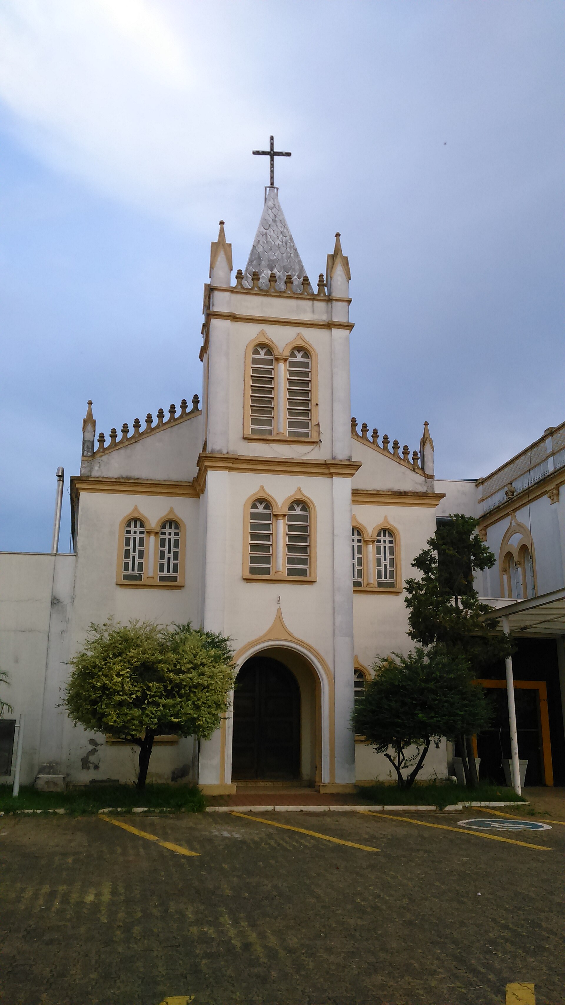 Imagem de referência relacionada a Hospital Beneficência Portuguesa de Araraquara, item descrito como patrimônio localizado no Brasil