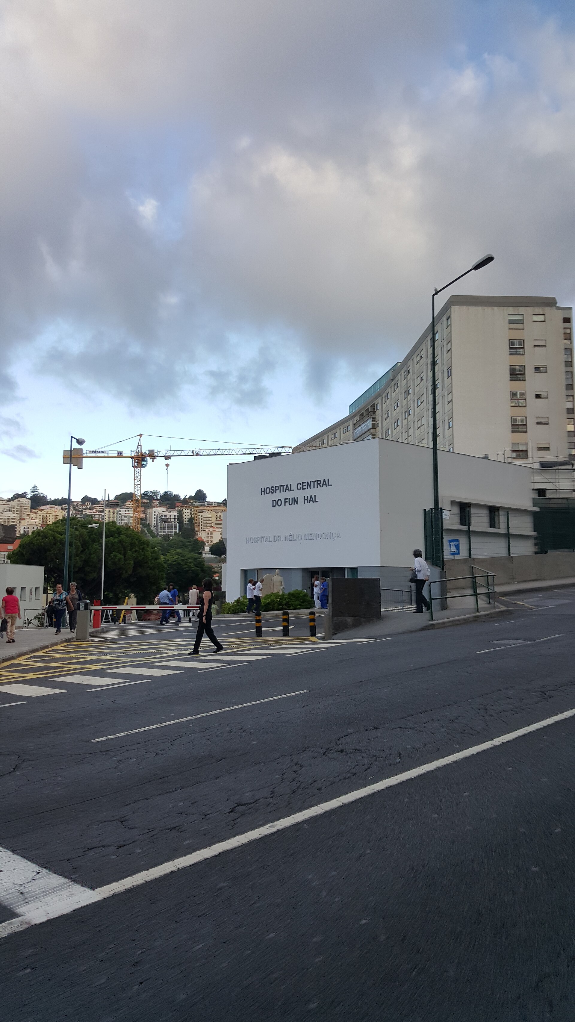 Imagem de referência de Hospital Dr. Nélio Mendonça, descrito nos dados abertos como hospital público no Funchal, Portugal