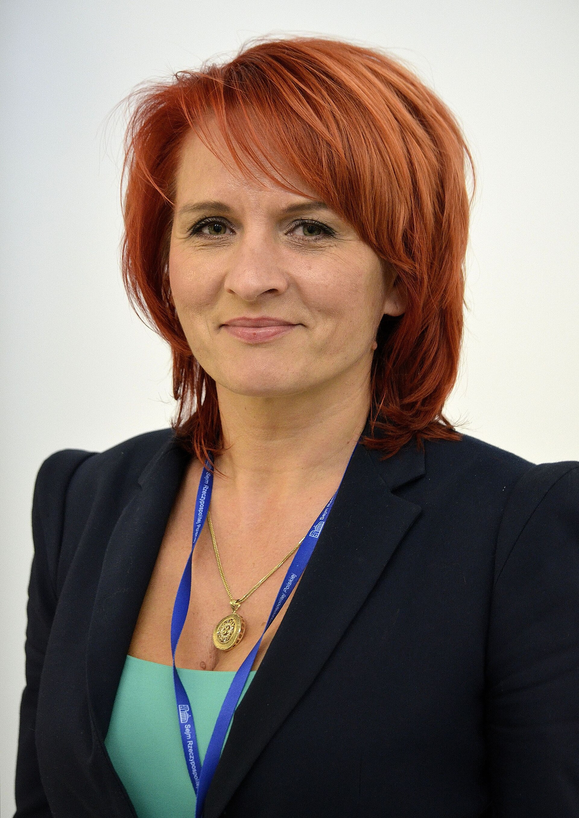 Imagem de referência relacionada a Bernadeta Krynicka, item descrito como política polaca