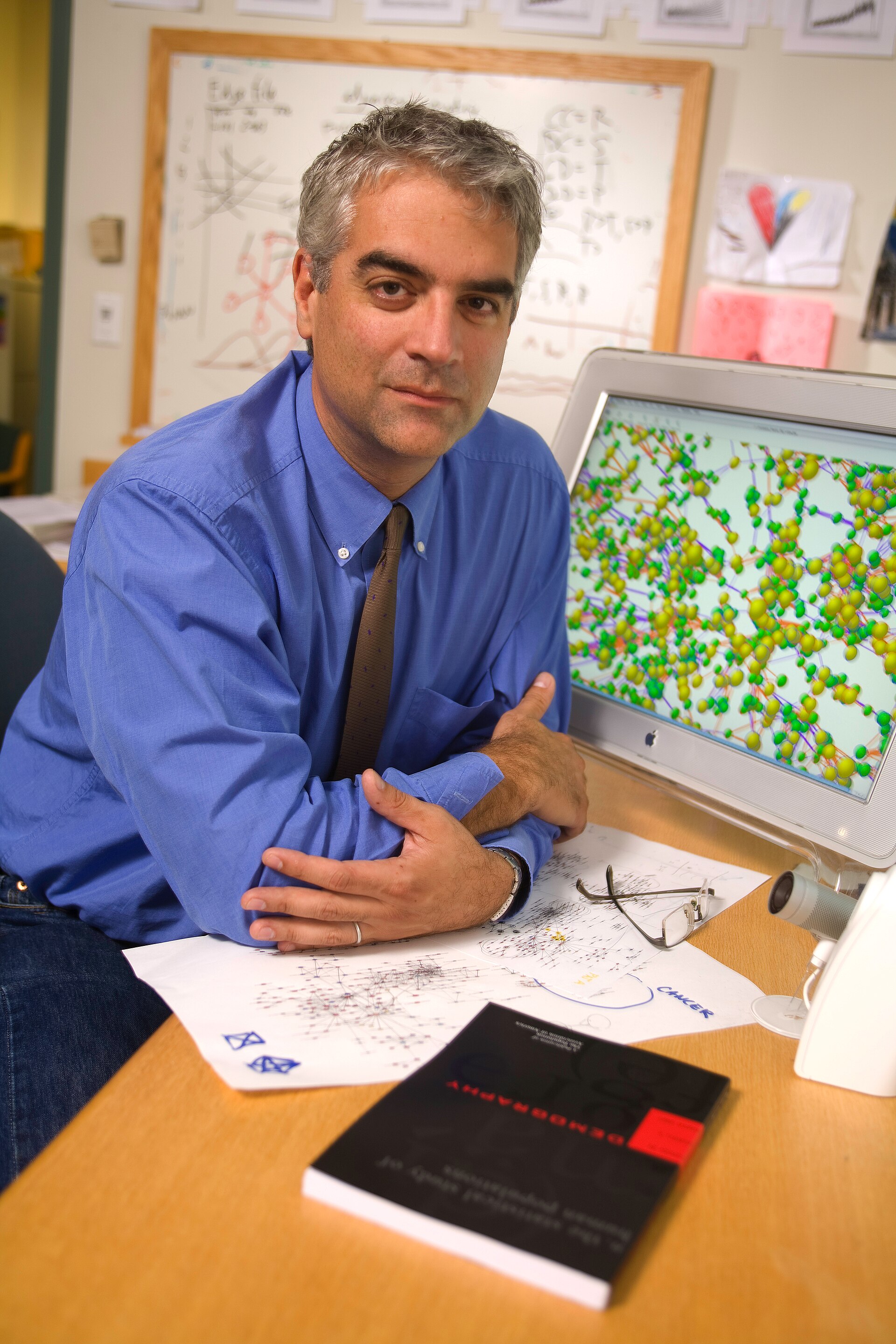 Imagem de referência relacionada a Nicholas A. Christakis, item descrito como registro de referência sobre Nicholas A. Christakis, organizado a partir de dados estruturados abertos