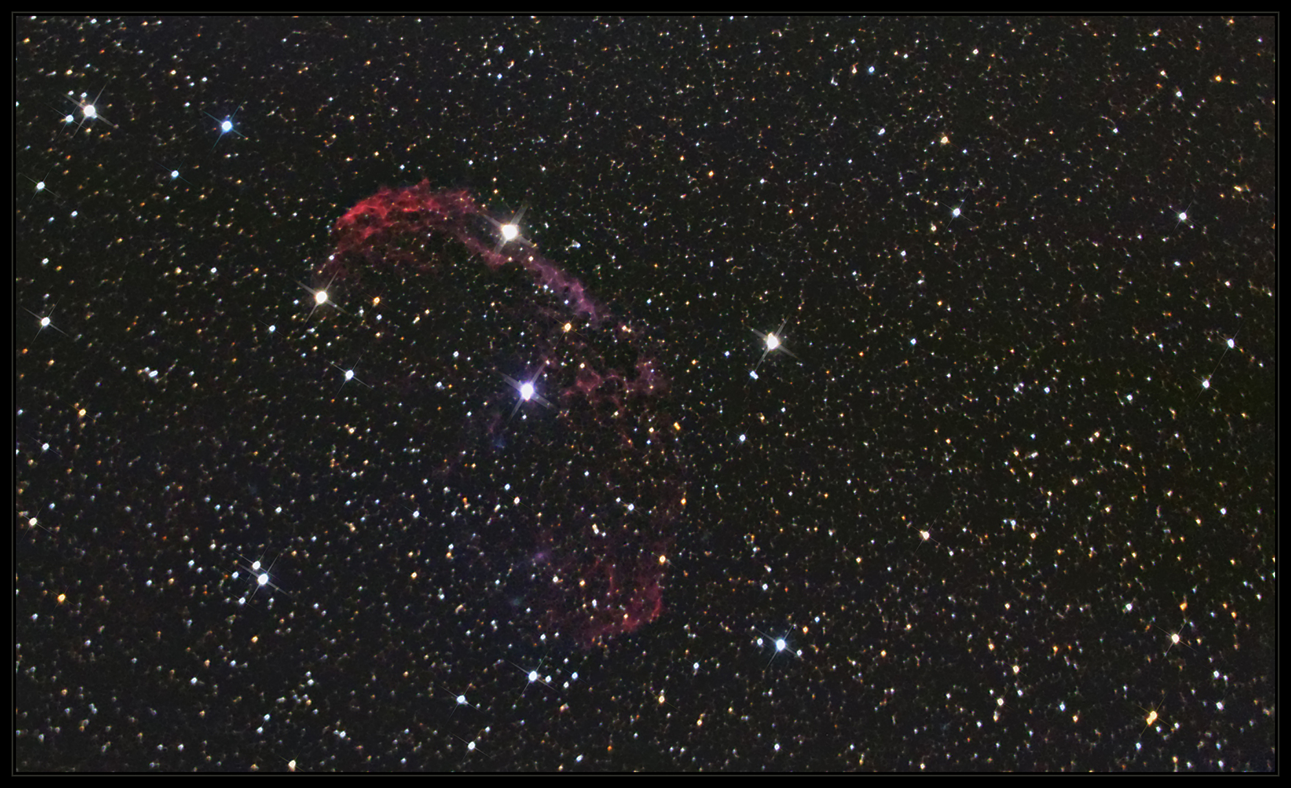 Imagem de referência de Nebulosa Crescente, descrito nos dados abertos como uma nebulosa na direção constelação de Cygnus
