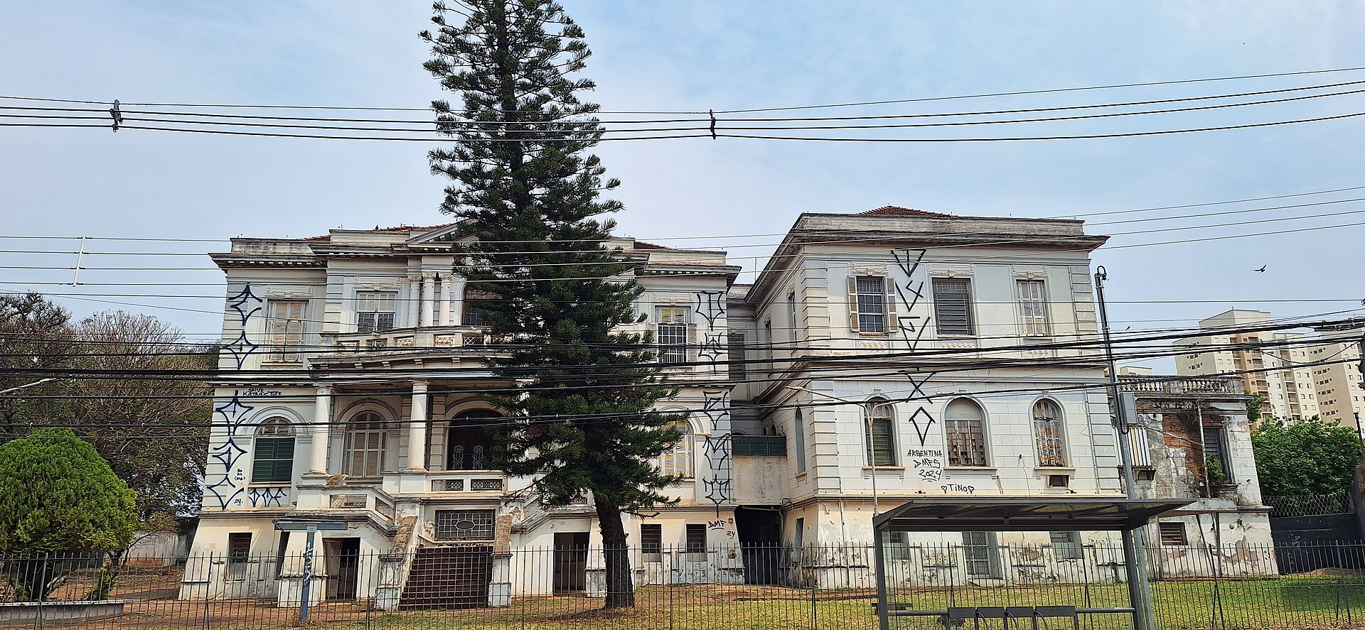 Imagem de referência relacionada a Antigo Hospital Coração de Jesus, item descrito como bem tombado em nível municipal pela cidade de Campinas, São Paulo, Brasil