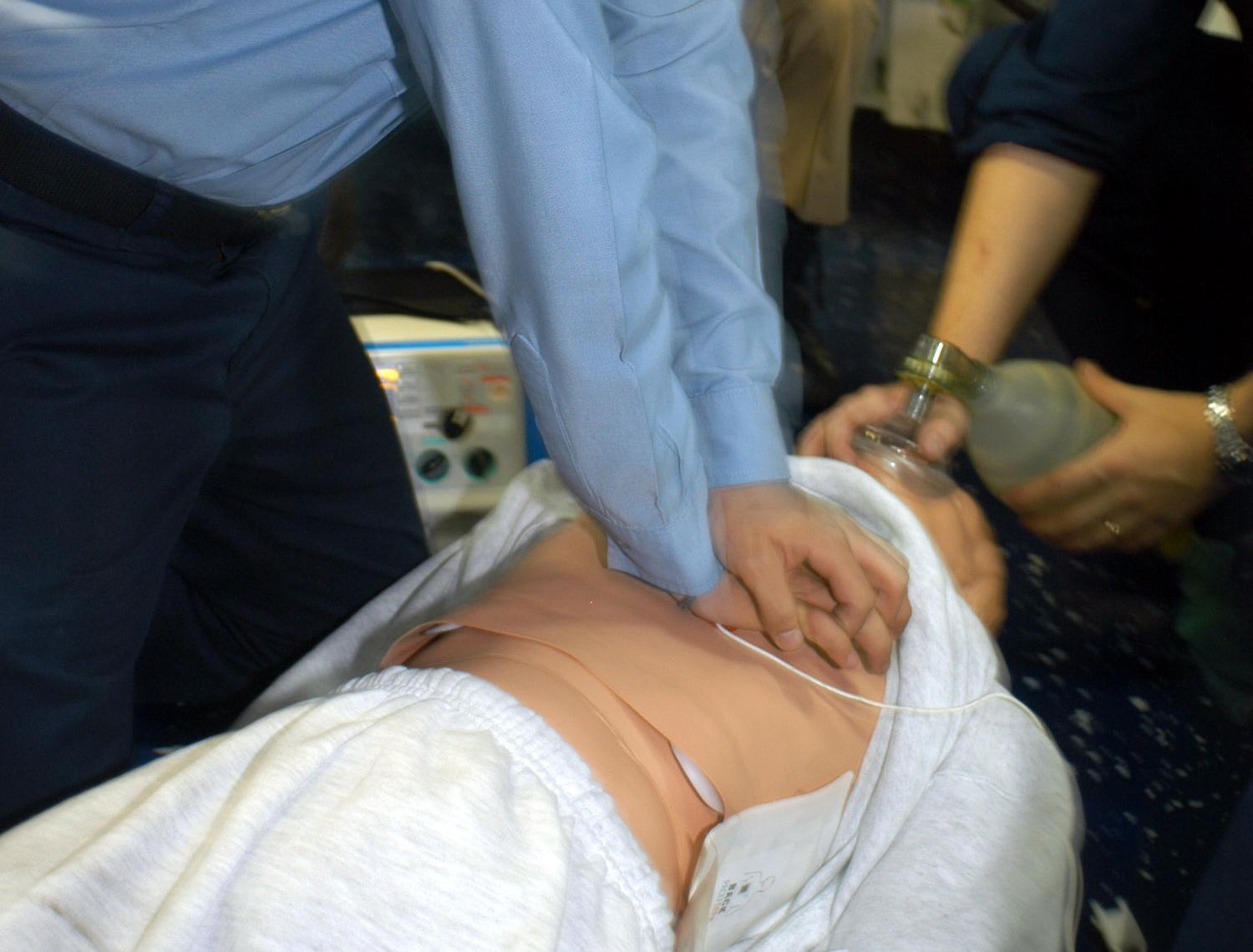 Imagem de referência de parada cardíaca, descrito nos dados abertos como parada repentina no fluxo sanguíneo devido à incapacidade do coração em bombear sangue