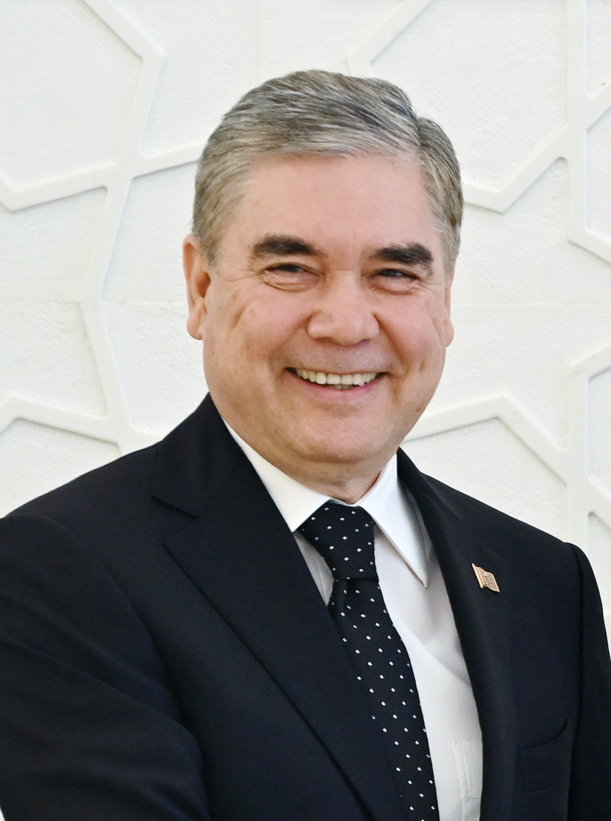 Imagem de referência relacionada a Gurbanguly Berdimuhammedow, item descrito como ditador do Turcomenistão