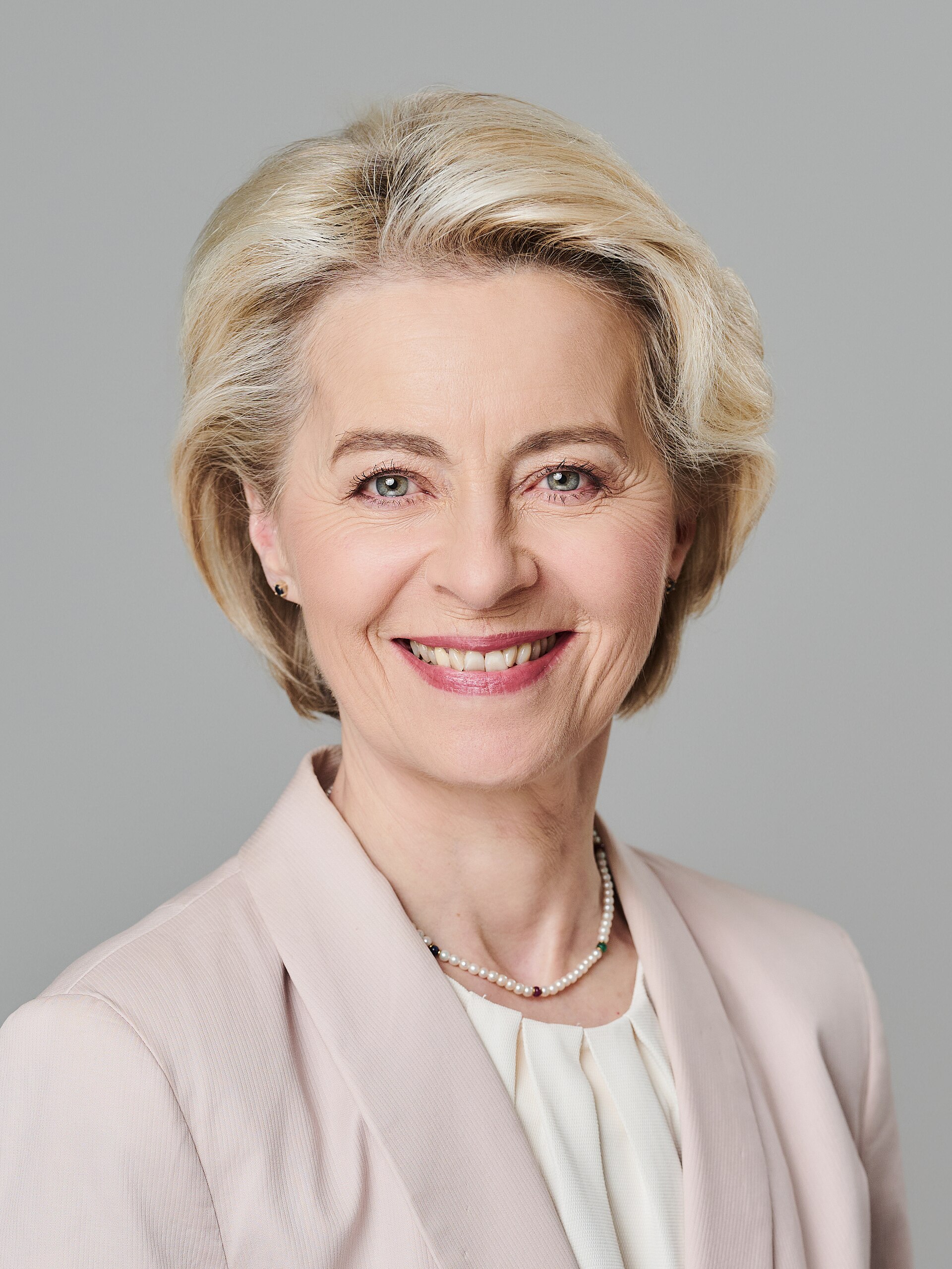 Imagem de referência relacionada a Ursula von der Leyen, item descrito como política alemã, Presidente da Comissão Europeia