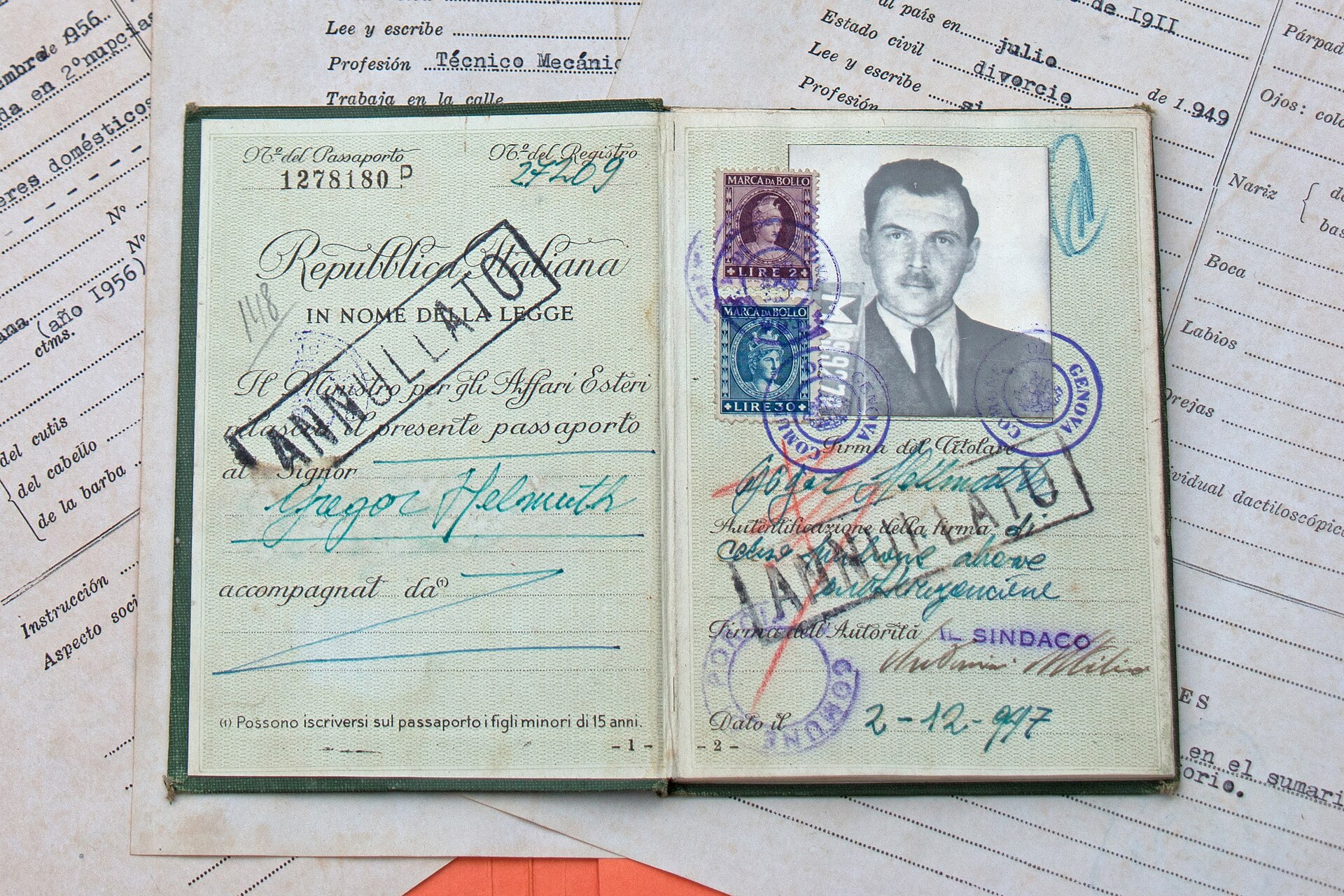 Imagem de referência de Josef Mengele, descrito nos dados abertos como médico e oficial nazista do campo de concentração de Auschwitz (1911-1979)