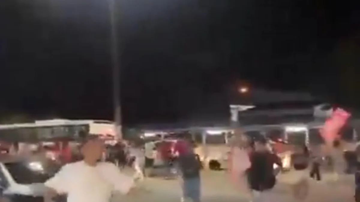 Homem atira para o alto em manifestação pró-Lula em universidade de Sergipe