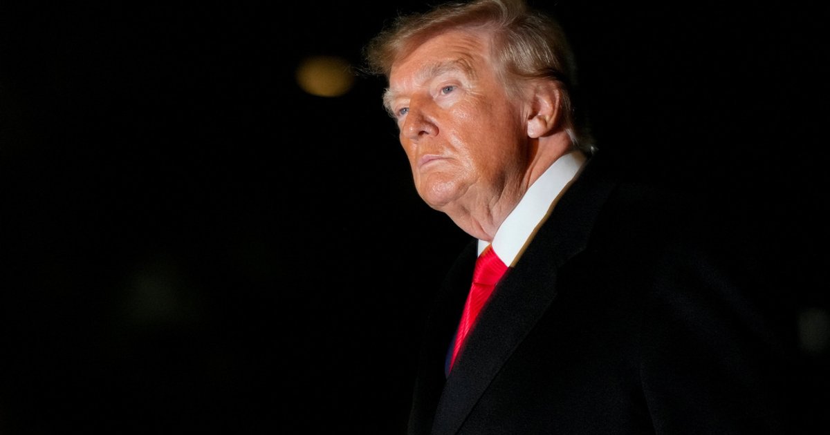 Juiz dos EUA ordena a interrupção de anúncios financiados por contribuintes que apresentam Trump