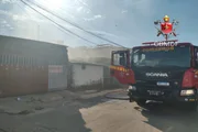 Bombeiros combateram o fogo
