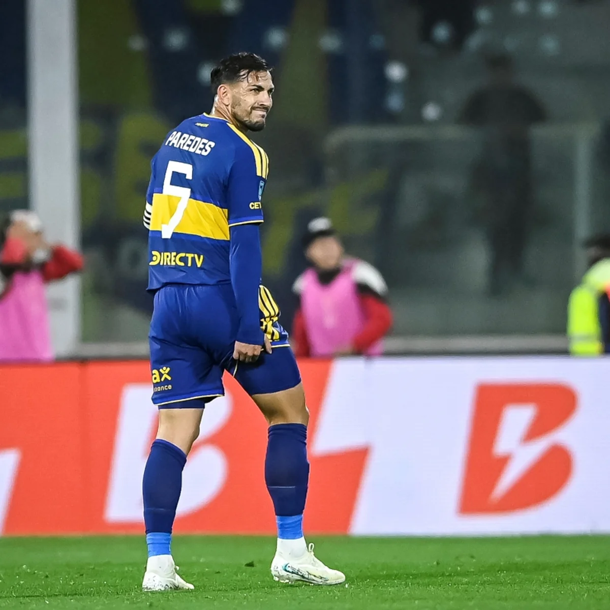 Jornal argentino confirma desfalque de Paredes para jogo contra o Vasco