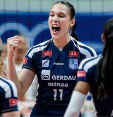 Imagem da matéria: Filha de Giba e Cristina, Nicoll Pîrv vira técnica de vôlei aos 22 anos após fim de carreira precoce: ‘Me encontrei’