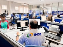 Governo libera abono salarial extra nesta quinta-feira; veja quem tem direito