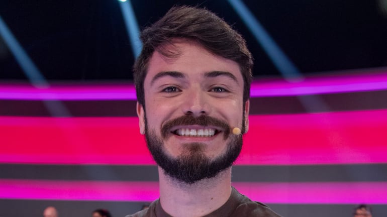 Acerte ou Caia! reúne famosos em busca de um prêmio de até R$ 300 mil neste domingo (18)
