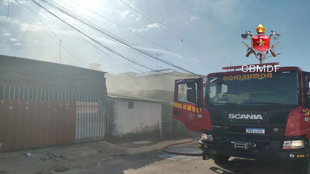 Homem agride esposa e coloca fogo na casa da família no DF