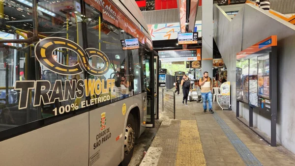 Após reunião com SPTrans, trabalhadores anunciam fim da greve da Transwolff - destaque galeria