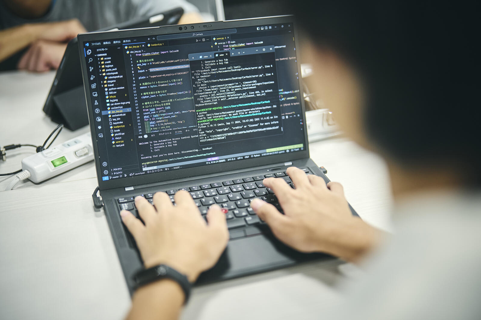 'AI ngày càng giỏi, ô tô càng dễ bị hack'- Ảnh 2.