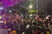 Ato contra a Meta em SP é marcado por críticas a Flávio, Trump e Zuckerberg