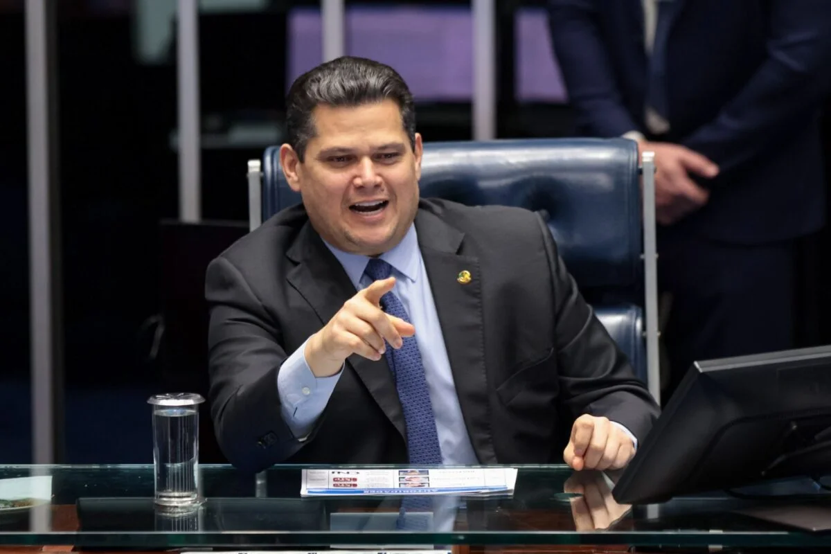 Imagem da matéria: "Essa mudança é gigante", diz Alcolumbre ao abrir discussão do fim da 6x1