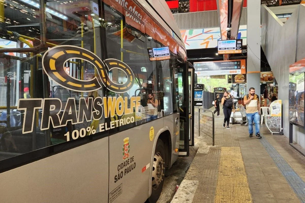 Após reunião com SPTrans, trabalhadores anunciam fim da greve da Transwolff