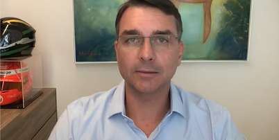 Fl&aacute;vio Bolsonaro Foto: (Reprodu&ccedil;&atilde;o: Youtube/Conversa Timeline) / Contigo