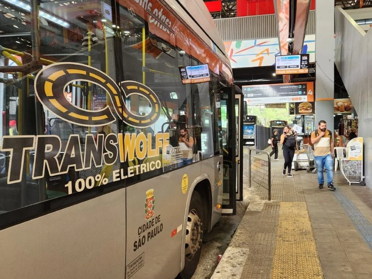 Após reunião com SPTrans, trabalhadores anunciam fim da greve da Transwolff