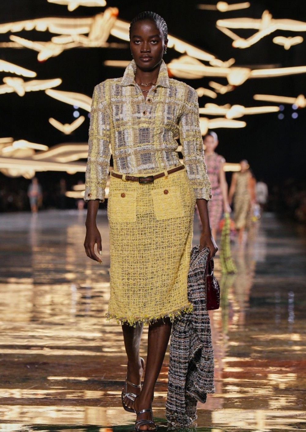 Rachel Ojuromi para a Chanel na Semana de Moda de Paris — Foto: Getty Images