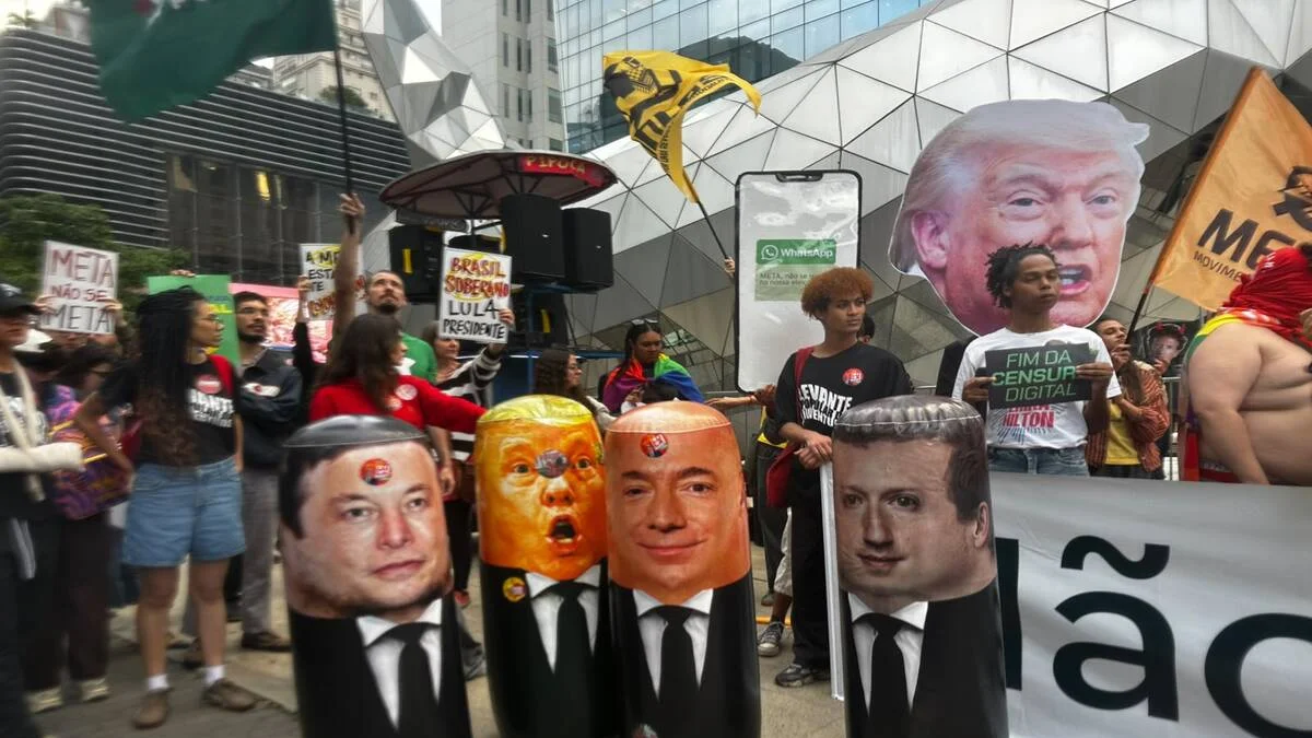 Ato contra a Meta em SP é marcado por críticas a Flávio, Trump e Zuckerberg