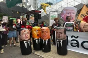 Ato contra a Meta em SP é marcado por críticas a Flávio, Trump e Zuckerberg