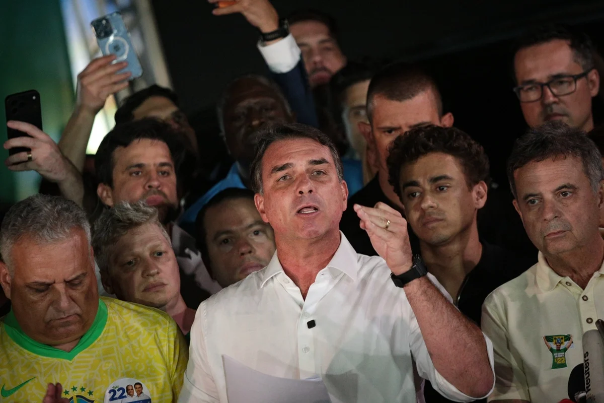 A reação inútil de Flávio diante da derrota e o abandono do Centrão