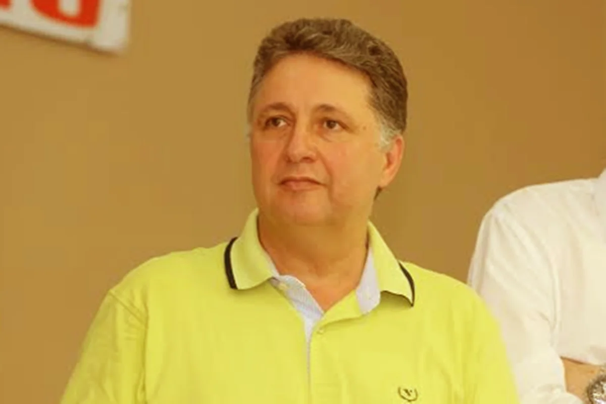 imagem colorida de anthony garotinho