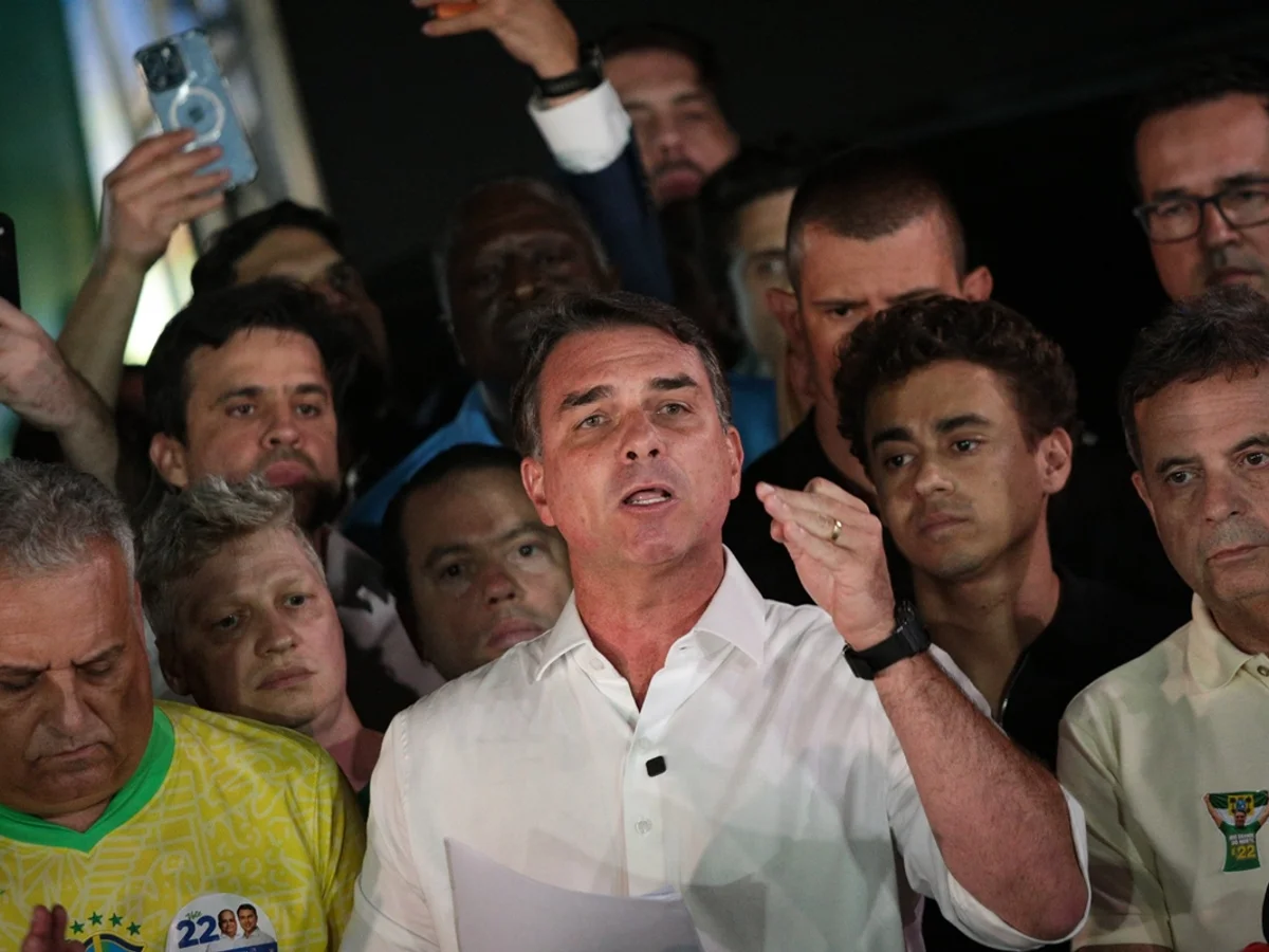 A reação inútil de Flávio diante da derrota e o abandono do Centrão