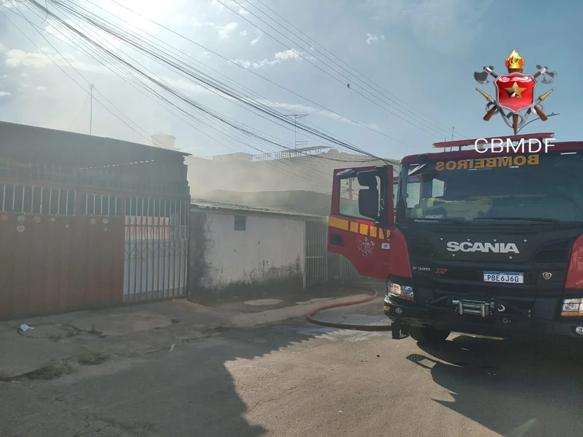 Homem agride esposa e coloca fogo na casa da família no DF