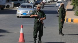 Guerra no Iêmen ao vivo: forças iemenitas afirmam controle de posições estratégicas enquanto ataques dos Houthis continuam