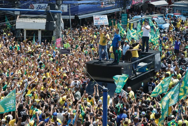 Vitória de Flávio no 1º turno faz PL articular anistia para tirar Jair Bolsonaro da prisão em 2026