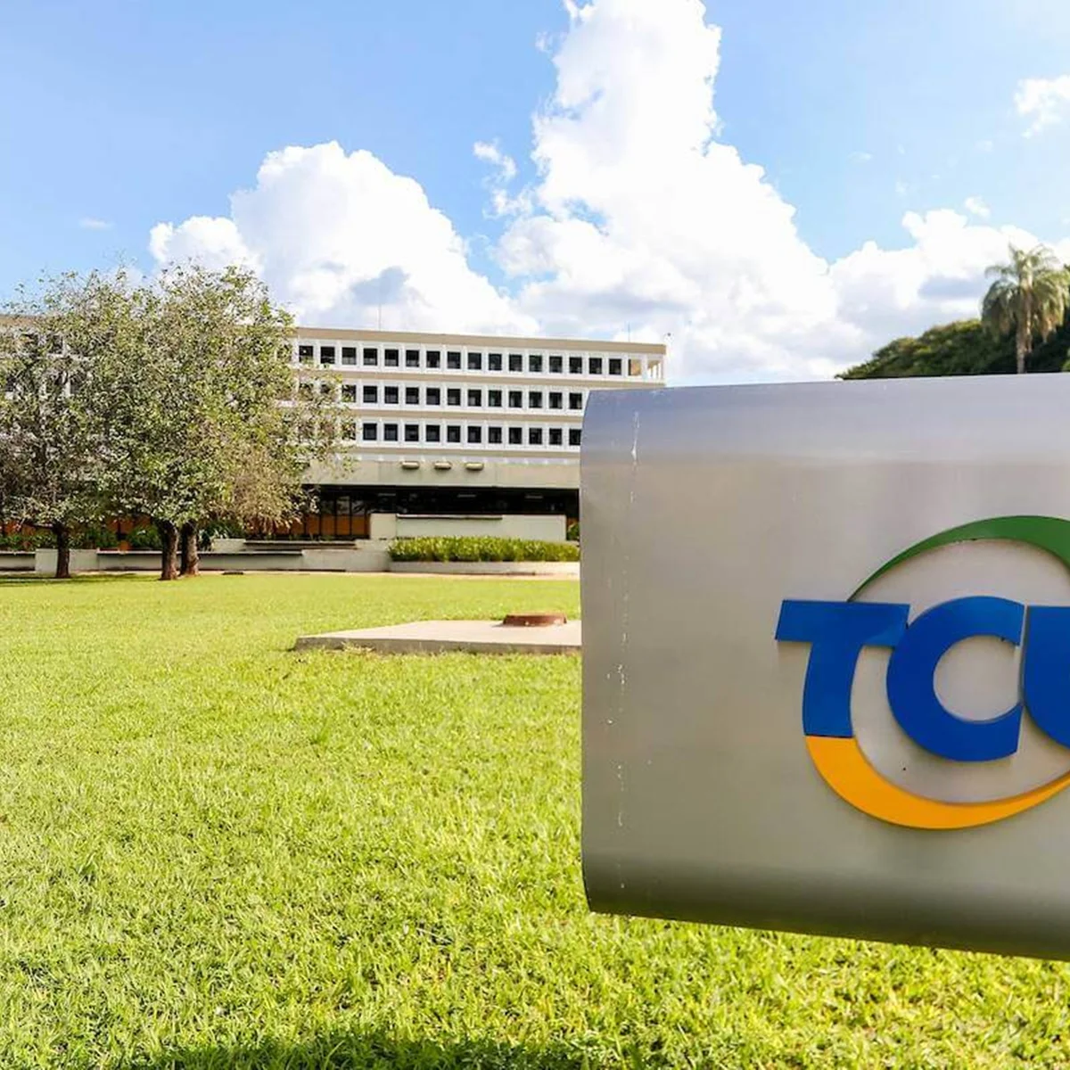TCU adia julgamento das contas do BC até conclusão do caso Master